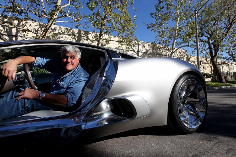  Jaguar C-X75 Concept and Jay Leno 2010 года  (фото 8 из 11)